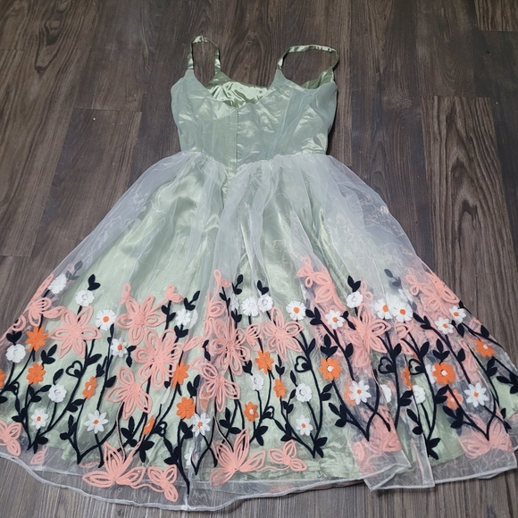 Tatyana Sweet Surrender dress XS Floral Embroidered Green Dress NEW - Picture 5 of 7